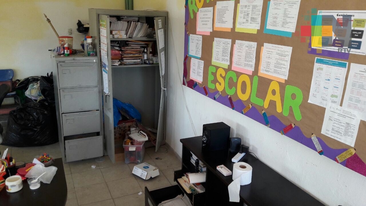 Por segundo día consecutivo roban primaria y jardín de niños en Veracruz