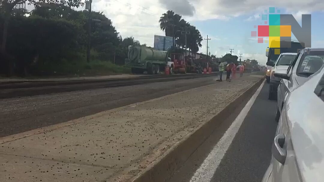 Habilitan un tramo de la carretera Coatza-Mina en doble sentido por obra de rehabilitación