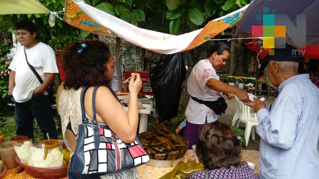 En Coatzacoalcos exhorta IMSS a cuidar alimentación en Día de Muertos