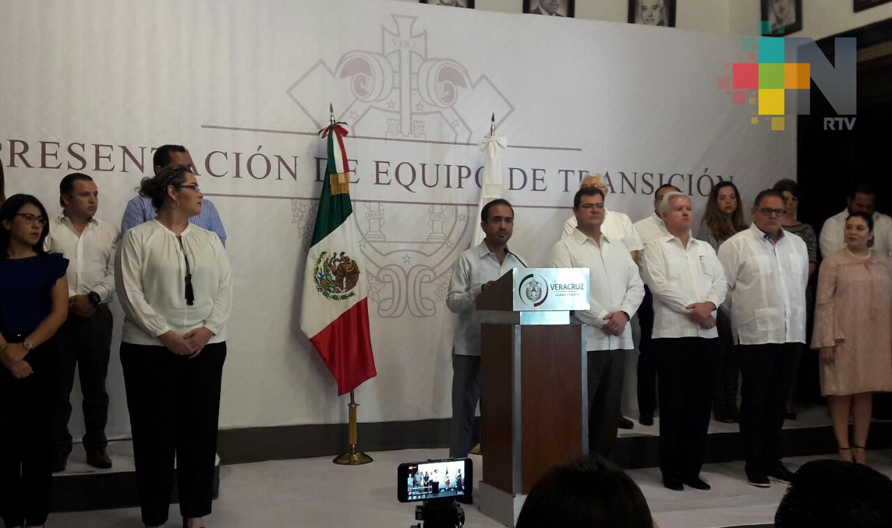 Presentan equipos de transición en el Ayuntamiento de Veracruz