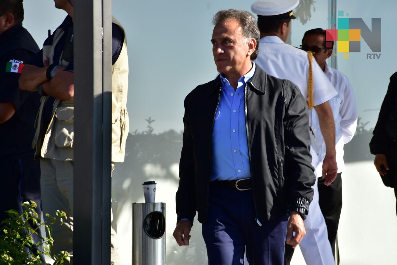 Gobernador Yunes Linares entrega patrullas, motocicletas y drones para reforzar la seguridad en Veracruz