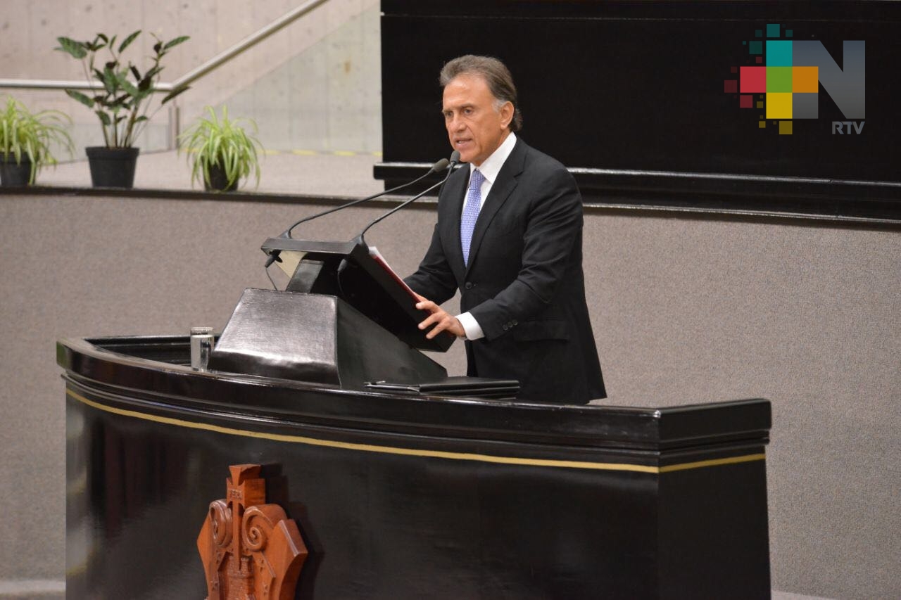 Propone gobernador Yunes desaparecer el fuero para cualquier cargo y otras importantes iniciativas