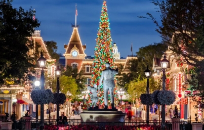 Disneylandia abre celebración navideña con toque mexicano
