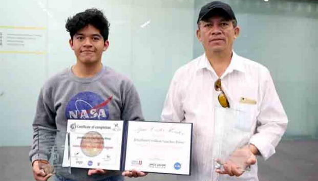 Mexicano gana trofeo en la NASA por proyecto de vida en Júpiter