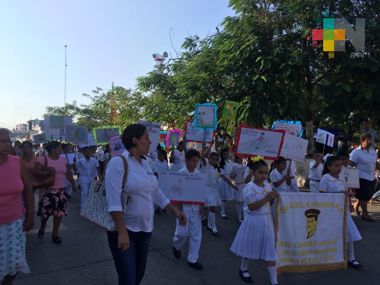 Con desfile conmemoran Día Internacional de las Personas con Discapacidad, en Tierra Blanca