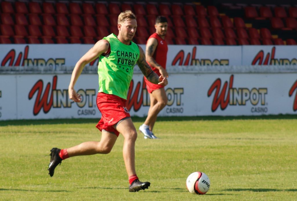 Los Tiburones Rojos se adaptan a la forma de trabajo de Guillermo Vázquez