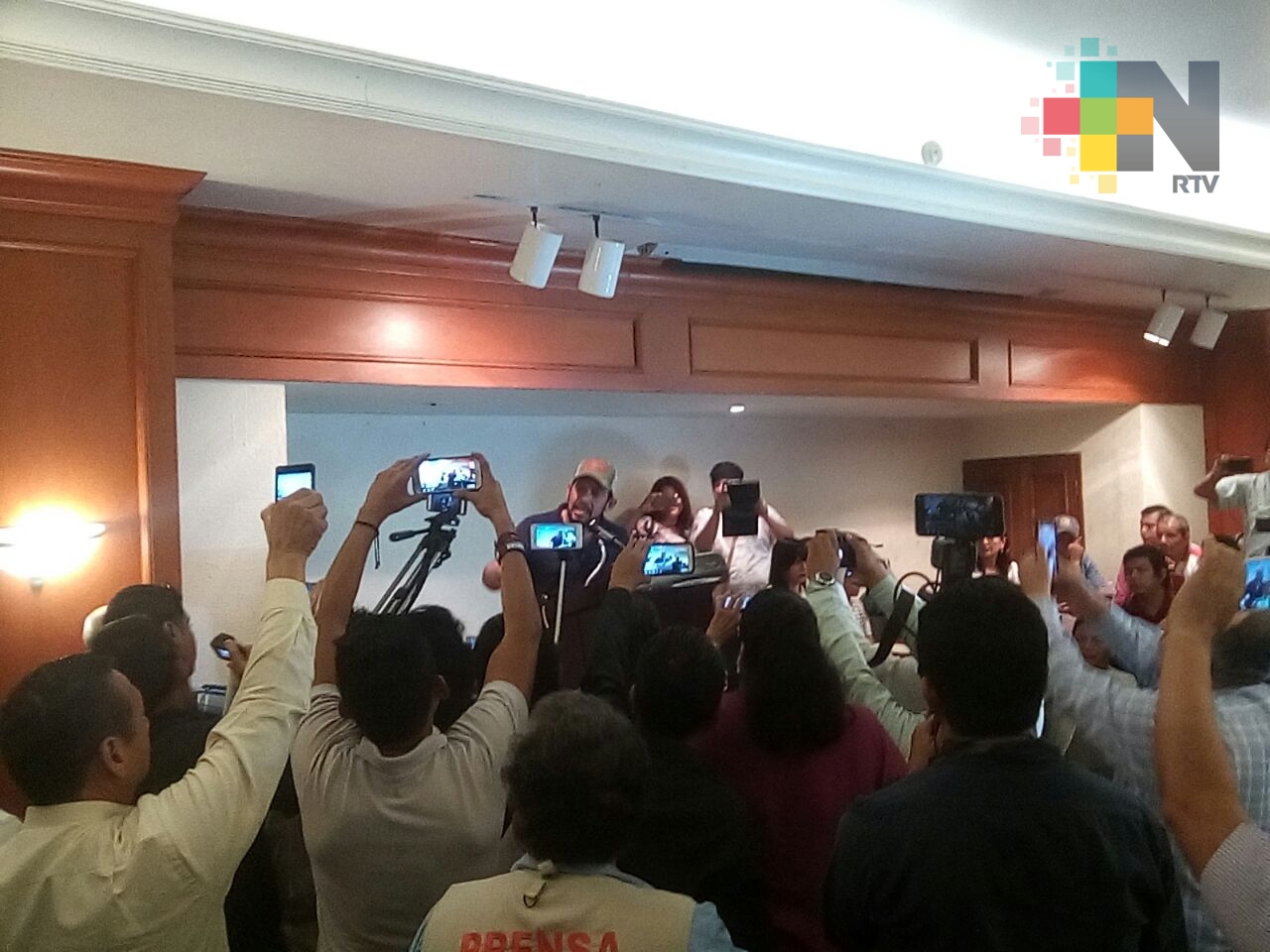 Reaparece en público el exdiputado Renato Tronco Gómez