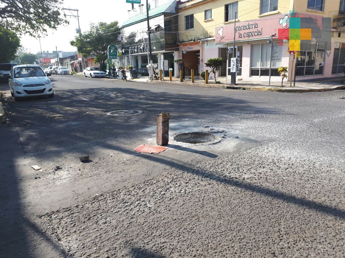 En colonia Centro de Veracruz reportan drenaje sin tapa