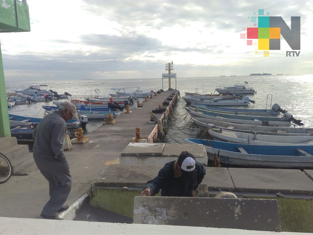 Mal tiempo impide salida al mar de más de 100 pescadores