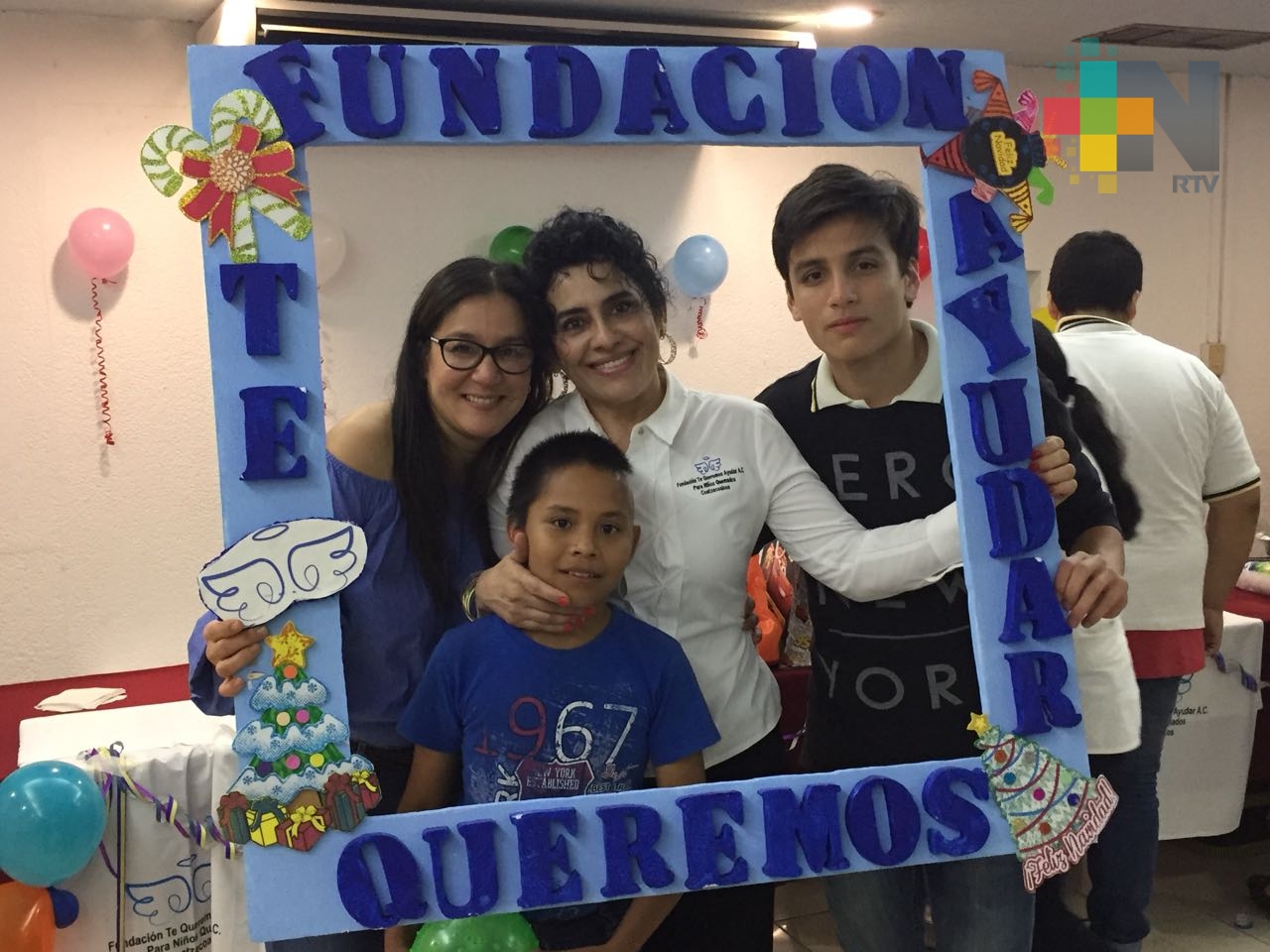 Celebran Navidad adelantada niños atendidos por la fundación «Te queremos ayudar»