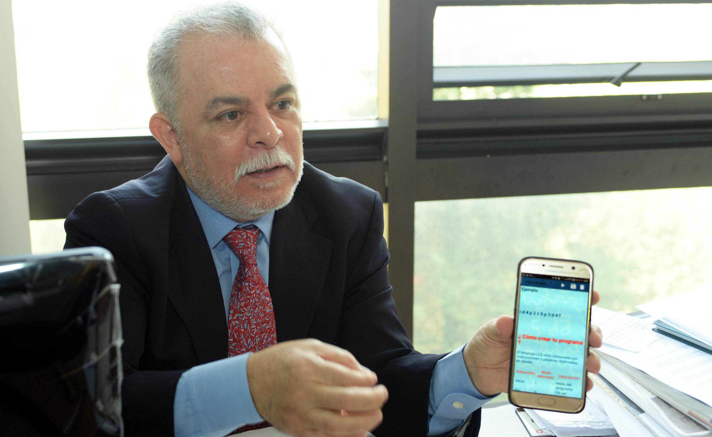 Desarrolla universitario sistema para crear y controlar a distancia robots pedagógicos