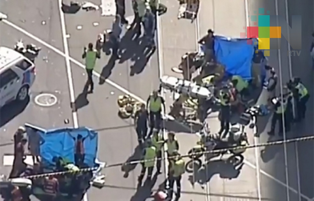 Camioneta atropella a 15 peatones en acto deliberado en Melbourne