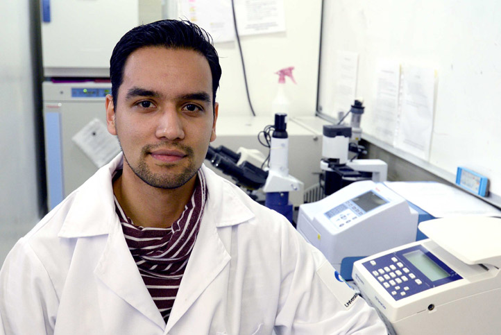 Universitario investiga tratamiento eficaz contra enfermedades inmunes