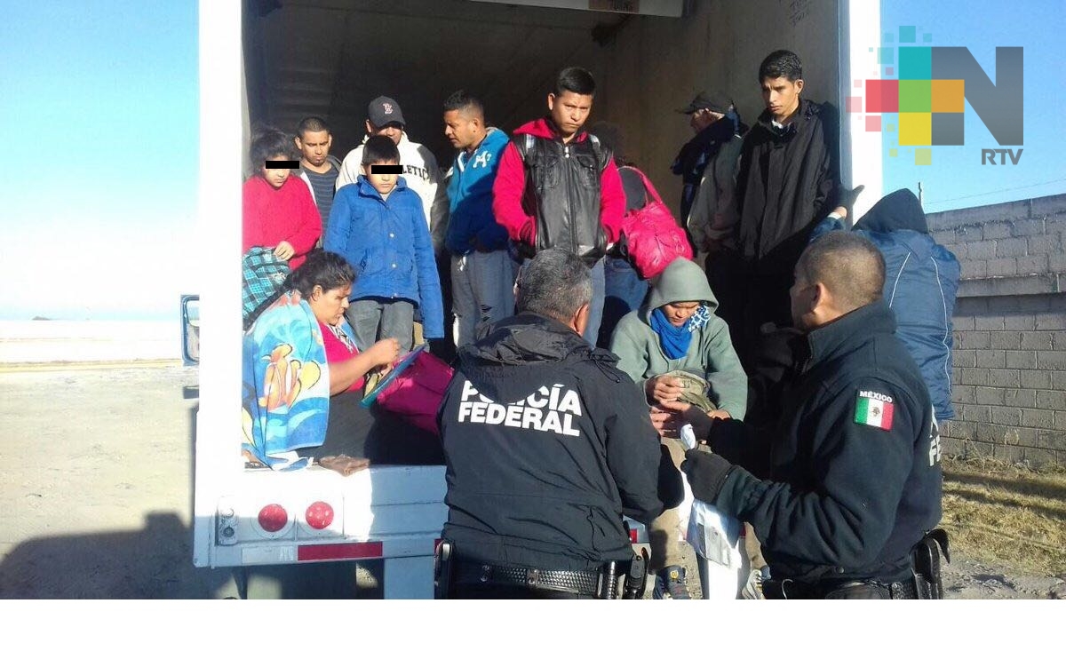 Rescatan a centroamericanos abandonados en autopista Orizaba – Puebla