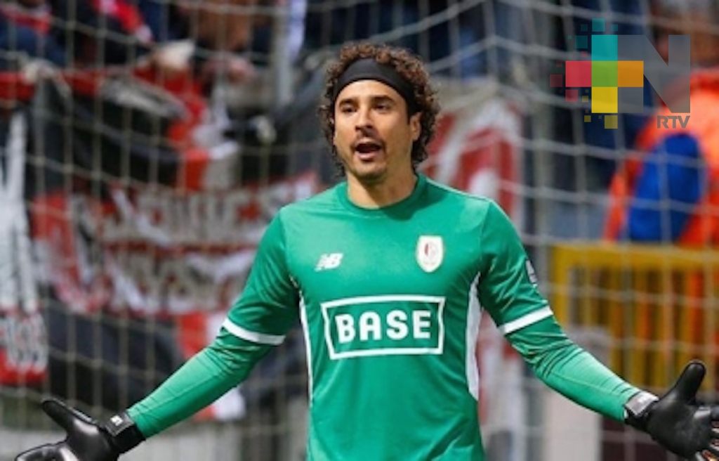 Memo Ochoa cuelga cero en su portería en victoria del Standard Lieja