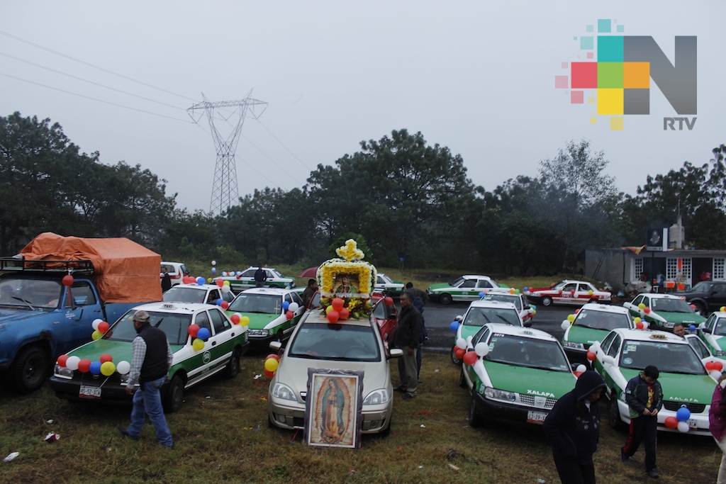 Taxistas de Sopaver festejan a la Virgen de Guadalupe con peregrinación a santuario en Malpaís