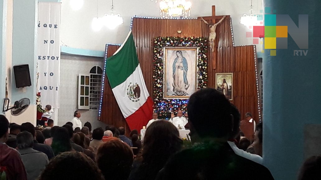 Cantan Las Mañanitas a la virgen de Guadalupe en el puerto de Veracruz