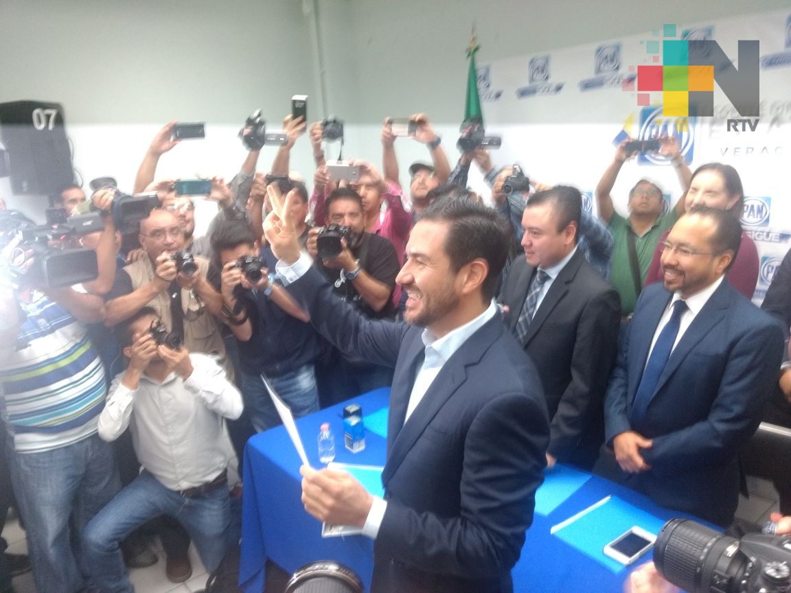 Se registra Miguel Ángel Yunes Márquez como precandidato del PAN a la gubernatura de Veracruz