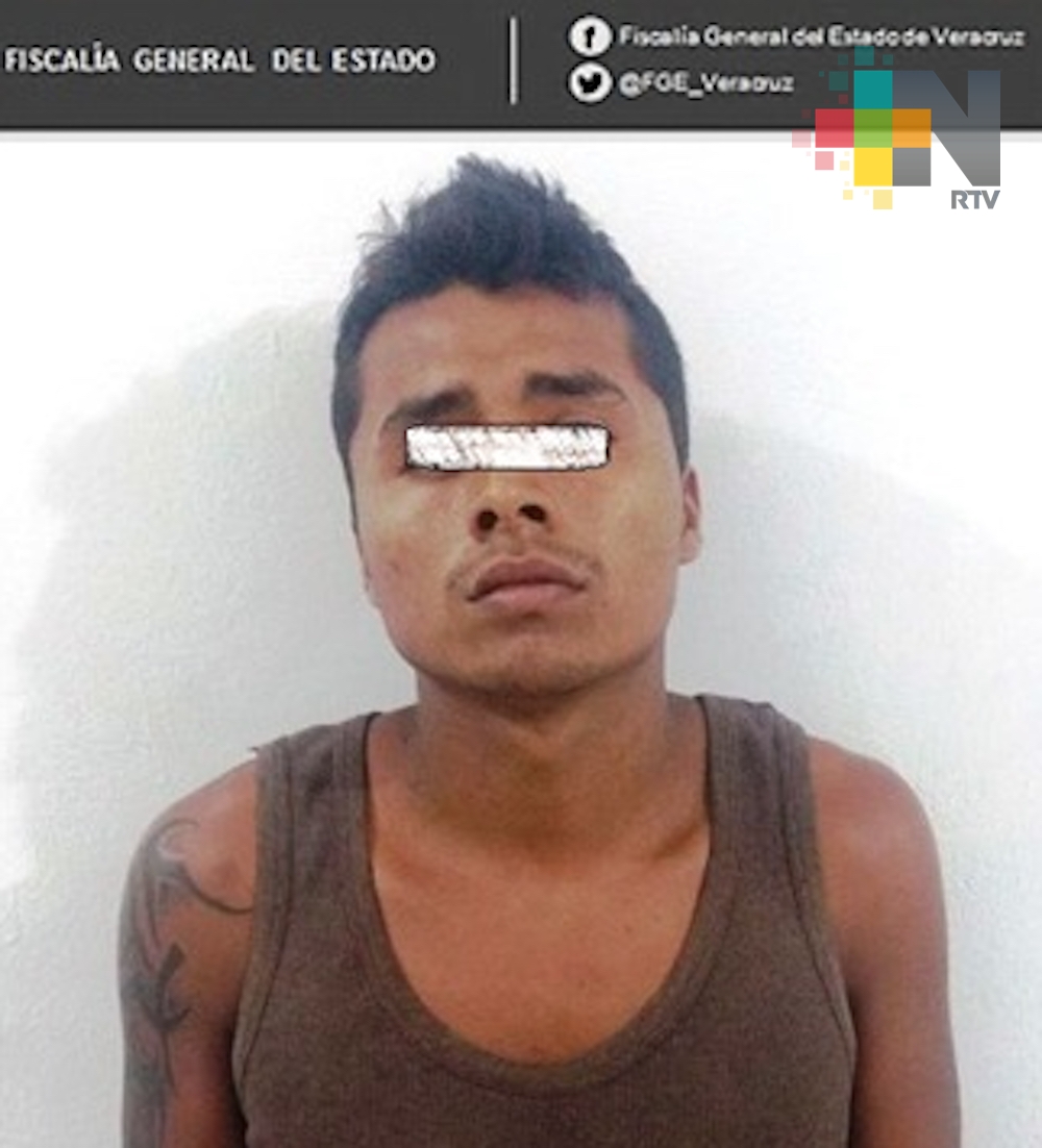 Detiene Policía Ministerial a presunto roba autos, en Veracruz