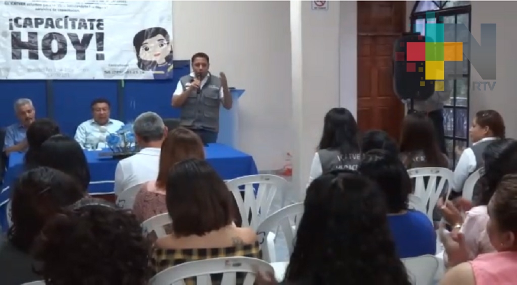 Icatver certifica a personal adherida al gobierno de Tantoyuca