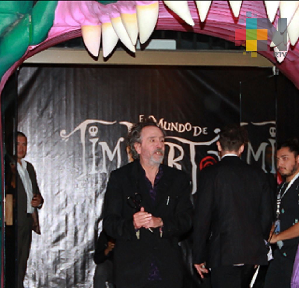 Cineasta Tim Burton inaugura su exposición en Museo Franz Mayer
