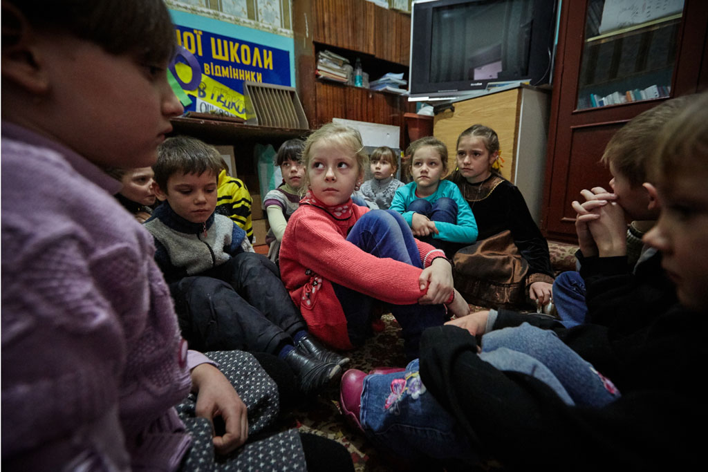 En Ucrania, las minas y otros explosivas ponen en peligro a más de 220.000 niños