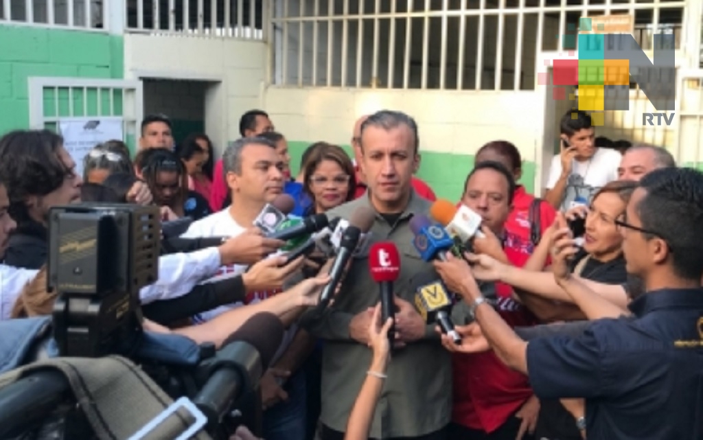 Habrá cárcel a alcaldes que protesten, amenaza vicepresidente de Venezuela
