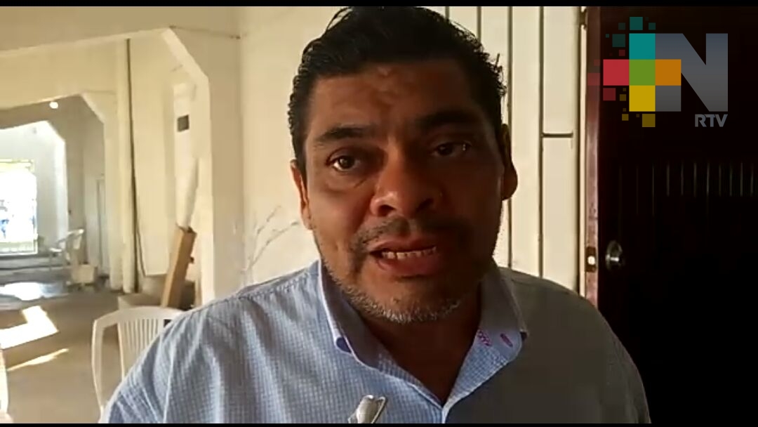 Esperan docentes pagos de aguinaldos y prestaciones