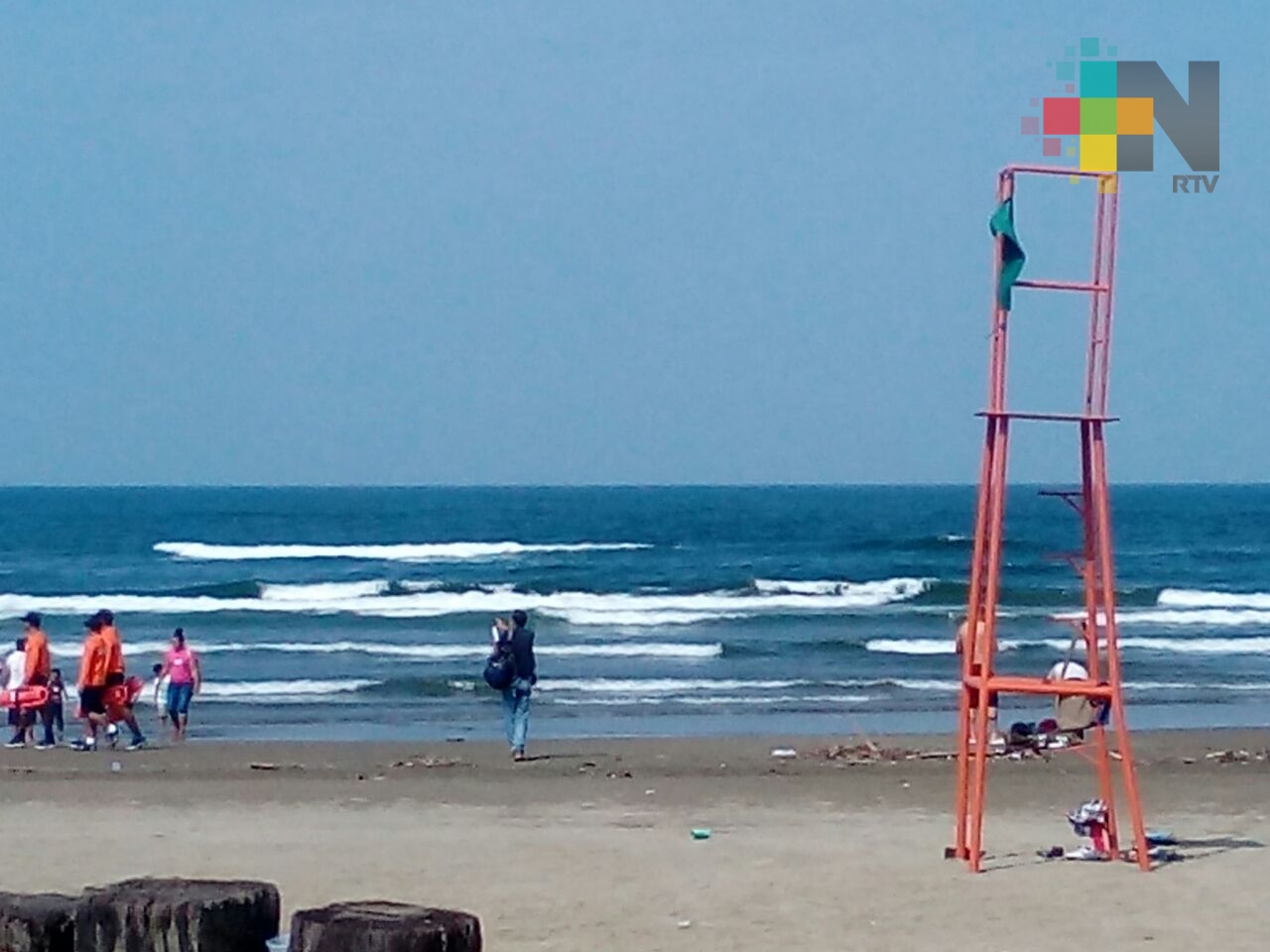 Instalan en Coatzacoalcos y Agua Dulce torres salvavidas para vigilar a los turistas
