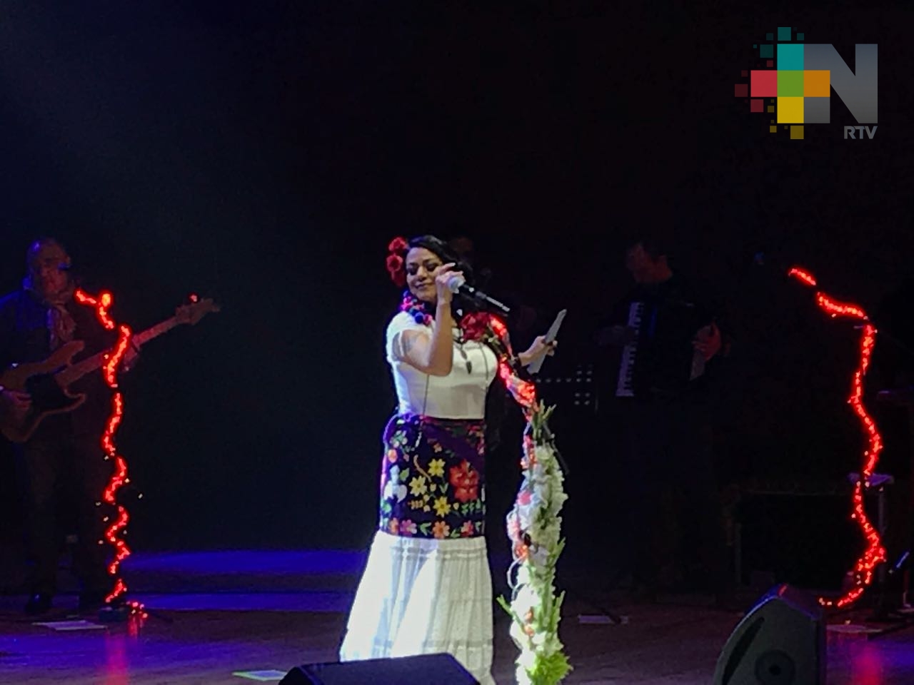 Lila Downs se presentó en el Foro Boca