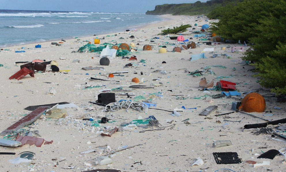 Playas italianas invadidas de desechos plásticos