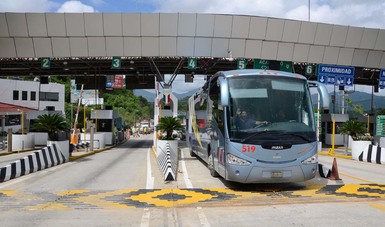 Descuentos de 25 y 50 por ciento a maestros y estudiantes en autotransporte y ferrocarriles