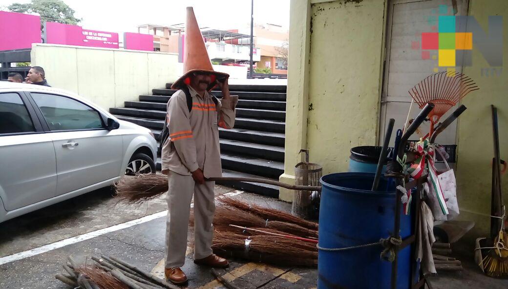 Barrenderos de Coatzacoalcos protestan por falta de herramientas