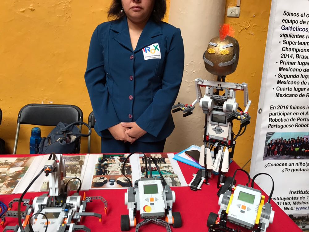 Realizan cuarta edición de la escuela de invierno de robótica en el Casino Xalapeño