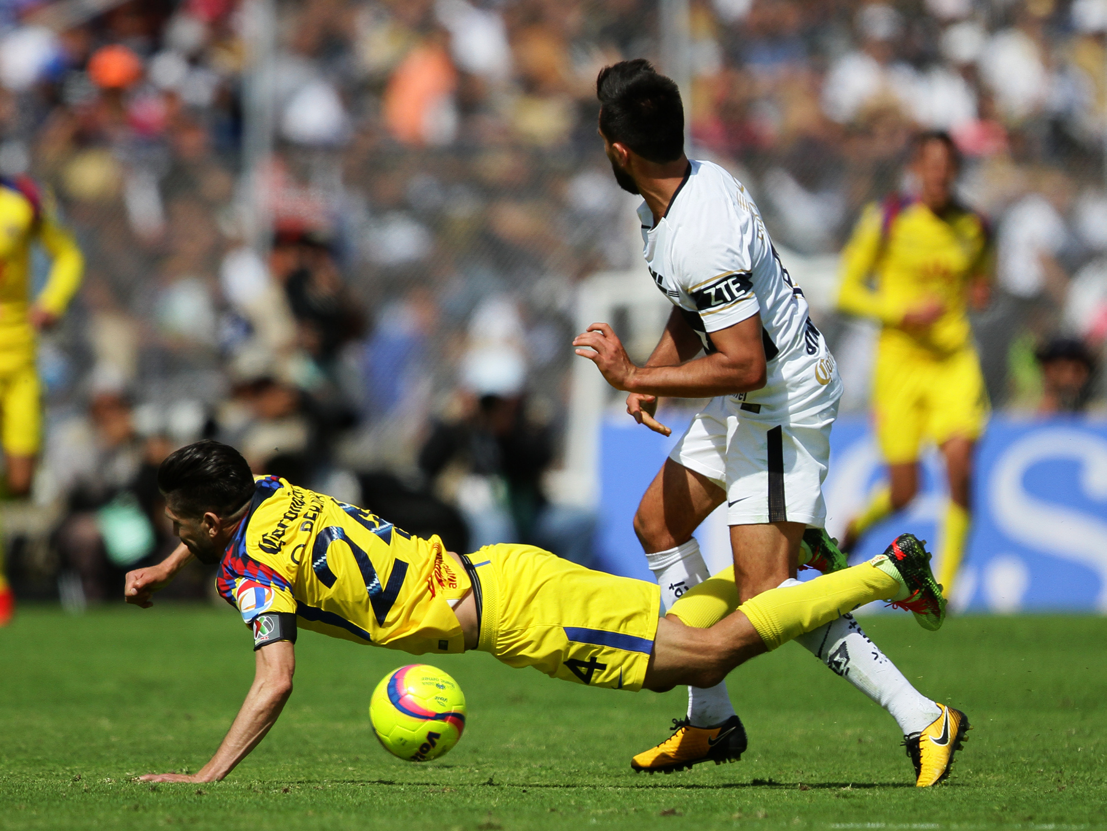 Pumas y América firman disputado empate sin goles