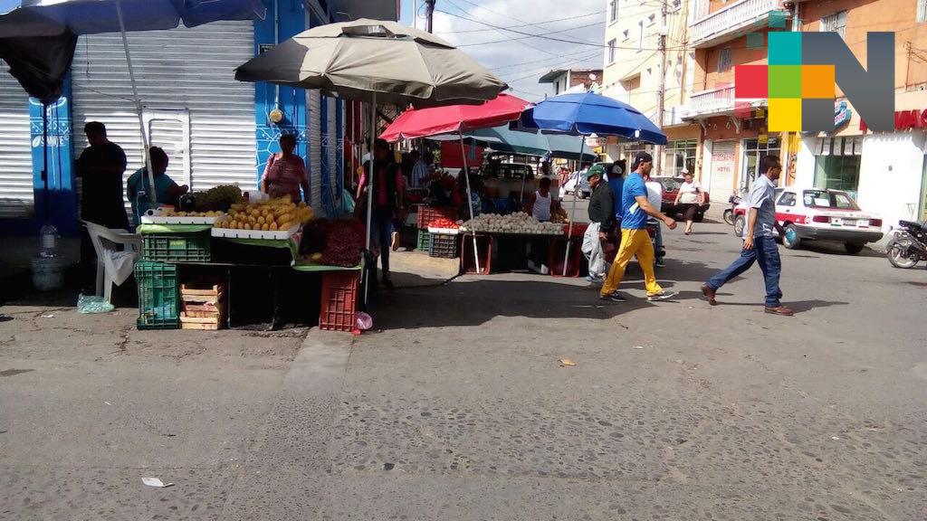 Se recrudece el ambulantaje en alrededores del mercado Morelos de Coatzacoalcos