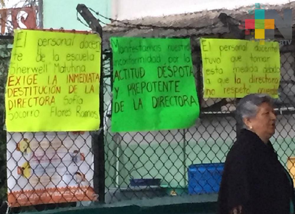 Profesores toman escuela y piden destitución de la directora