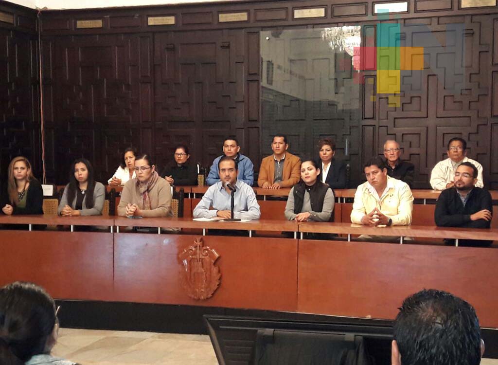 Anuncia Fernando Yunes ahorro en nómina municipal; bajan sueldos y reducen personal
