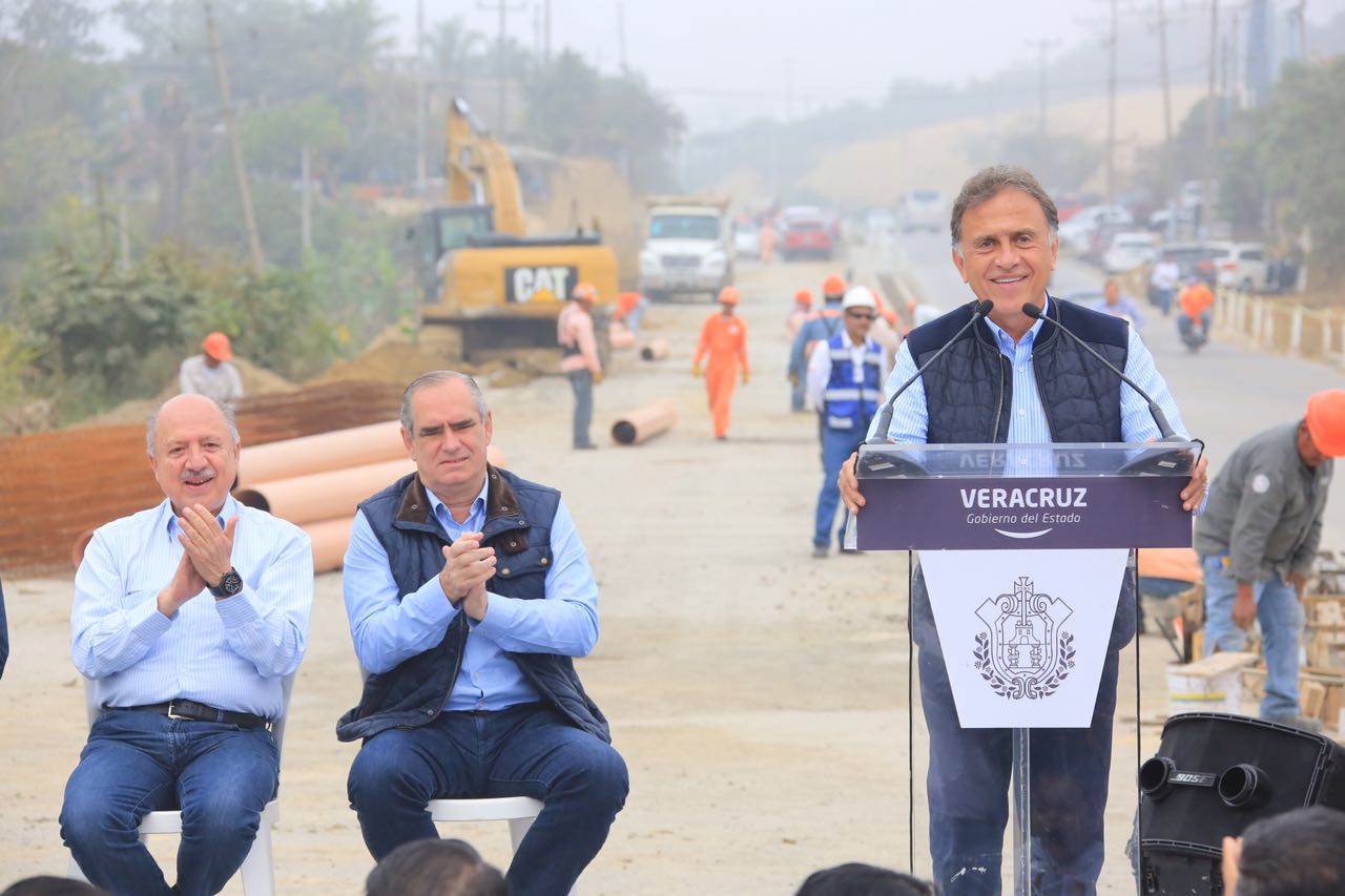Supervisa el gobernador Yunes reconstrucción del Libramiento de Tuxpan y anuncia más obras para el norte de Veracruz