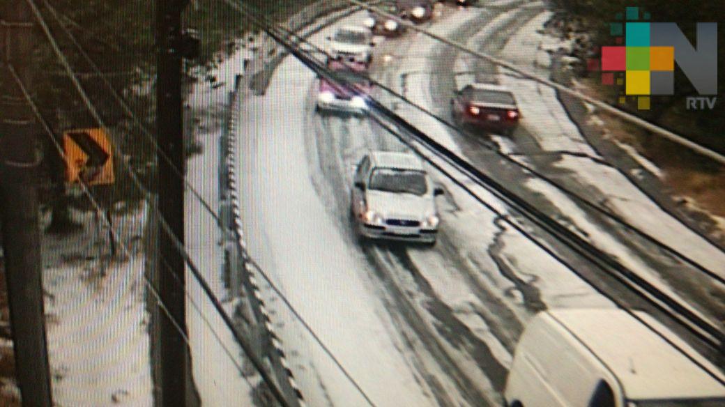 Granizada complica tránsito en carreteras México-Toluca y Picacho-Ajusco