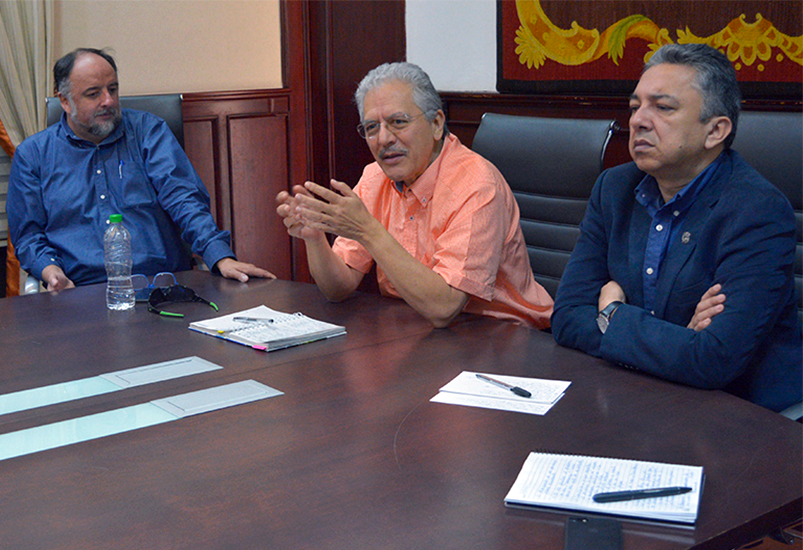 Contraté gente de CDMX porque en Xalapa no hay personas con perfil: Hipólito Rodríguez