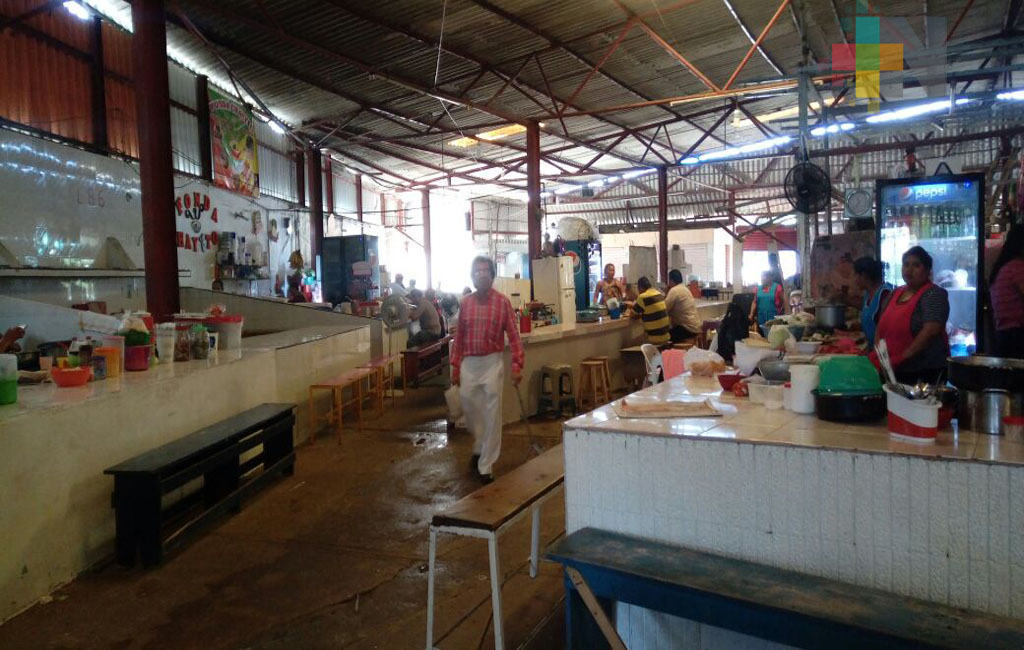 Avanza lento reactivación comercial de mercado afectado por Túnel Sumergido