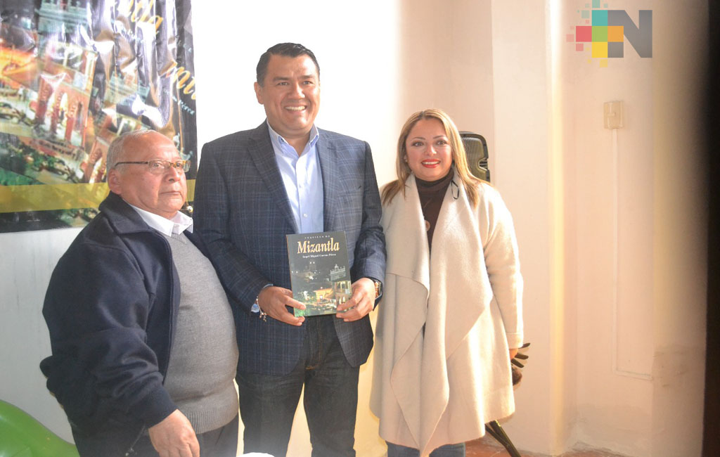 Con presentación de libro inicia «Festival del Origen» en Misantla