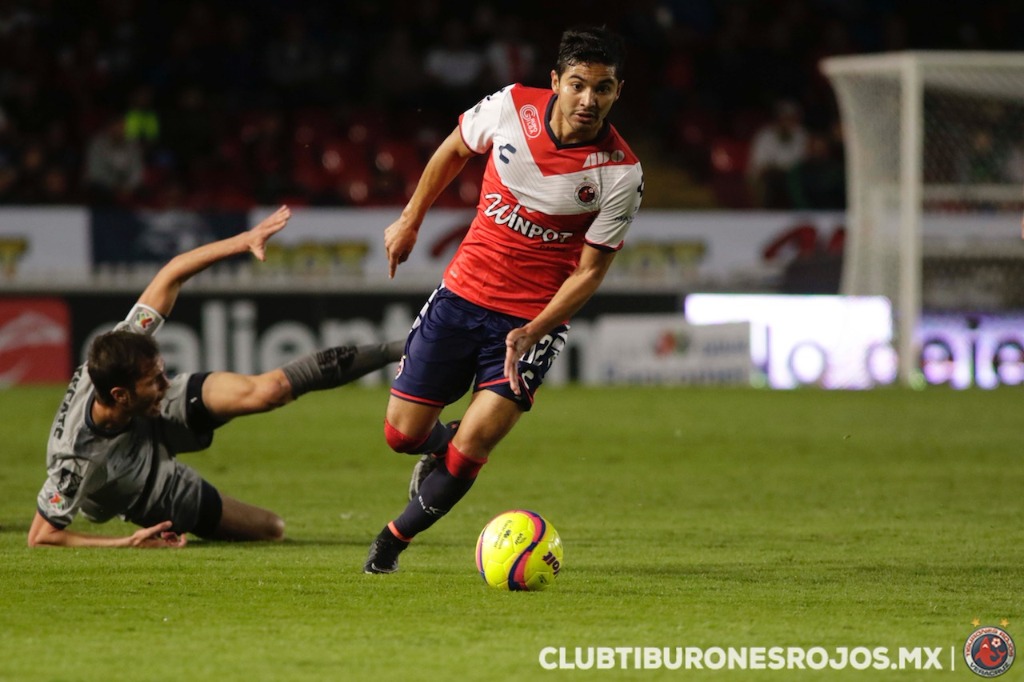 Tiburones Rojos se asfixia en lucha por la permanencia en Liga MX