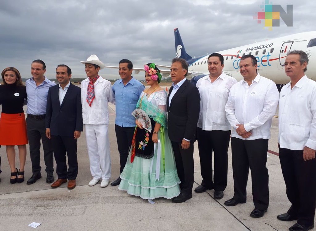 Gobernador Yunes inaugura ruta Veracruz- Monterrey de la empresa Aeroméxico