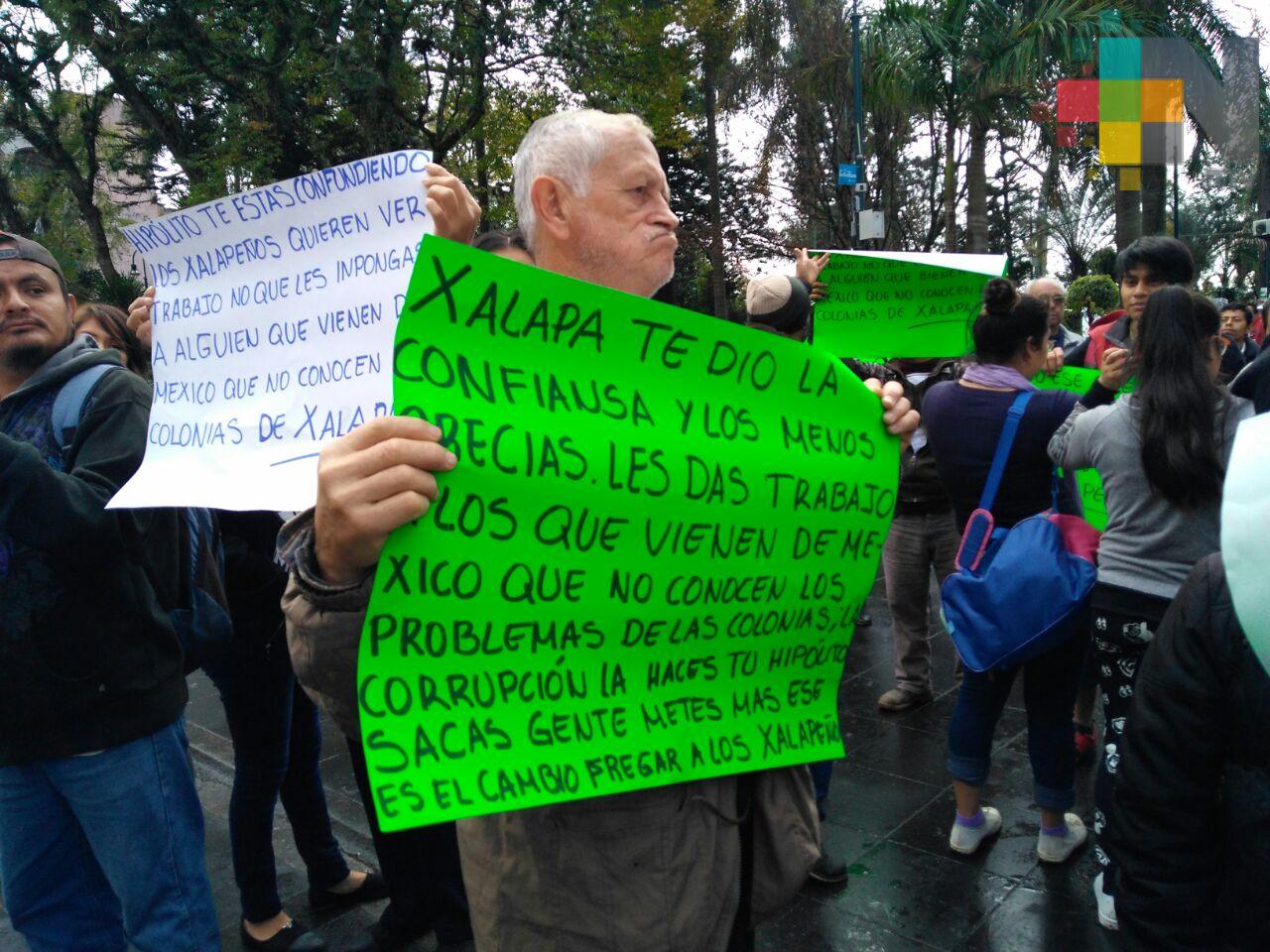 Colonos expresan su inconformidad contra el alcalde de Xalapa