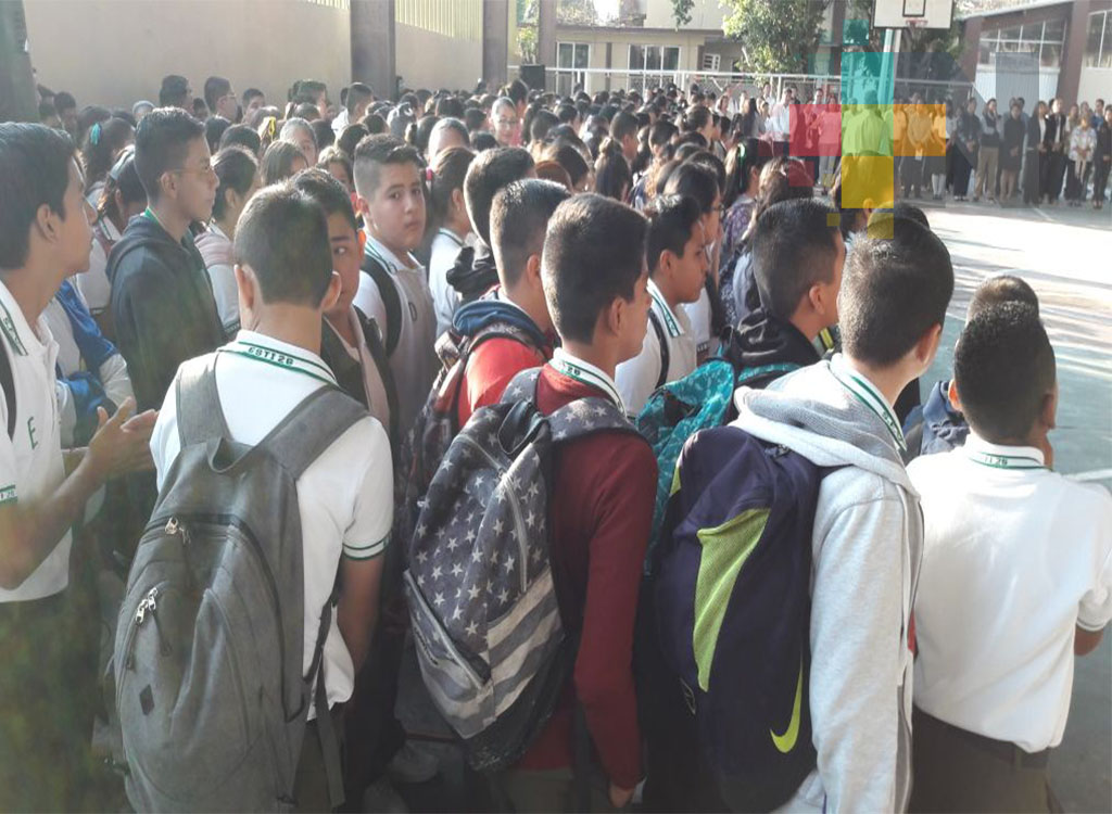 Regreso a la escuela sin contratiempos en Veracruz, Boca del Río y Medellín