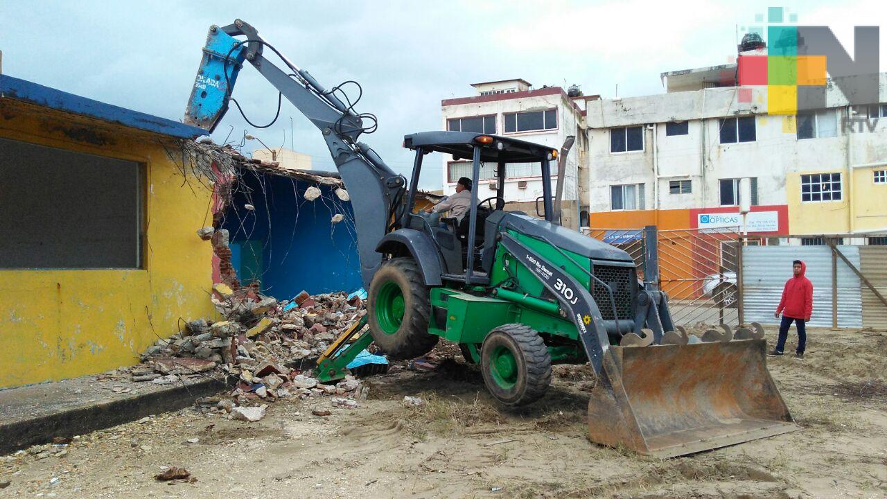 Inicia demolición de primaria afectada por sismos