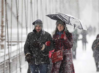 Tormenta invernal paraliza actividades en el centro y norte de Texas