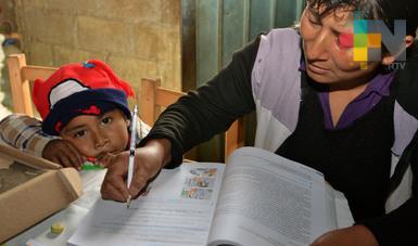 Refuerza INEA estrategias educativas para grupos vulnerables